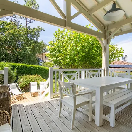 Unique Pool 500m From The Beach, Hamptons Style With Beautiful Garden Villa *