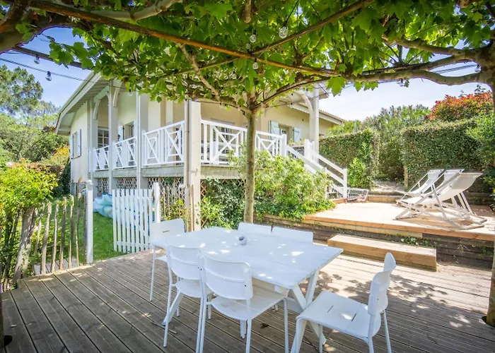 Villa Unique Pool 500m From The Beach, Hamptons Style With Beautiful Garden